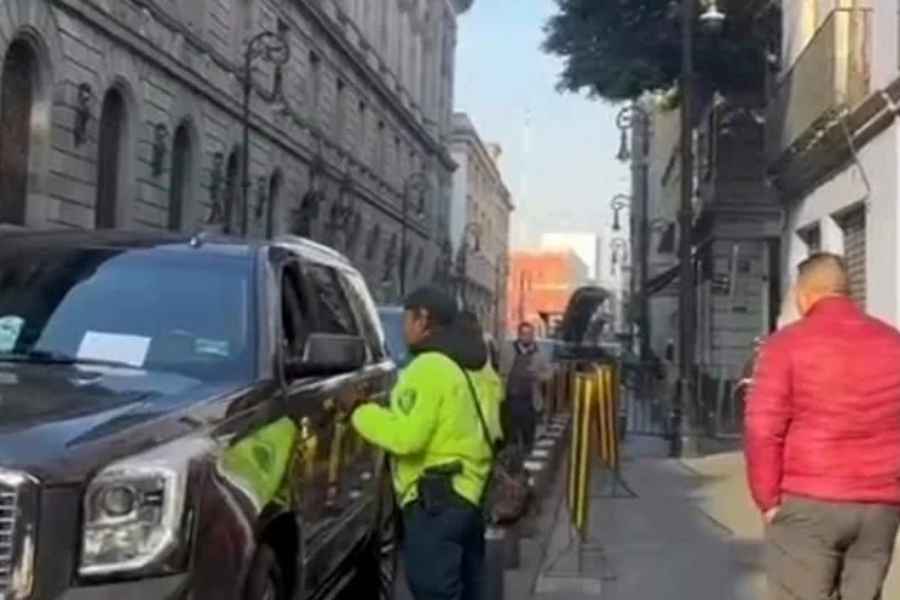 Senadores de Morena solicitaron escoltas y estacionamiento especial en la Ciudad de México