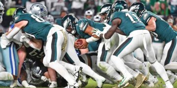 Sin iniciativa formal para vetarlo, el “tush push” seguirá en la NFL