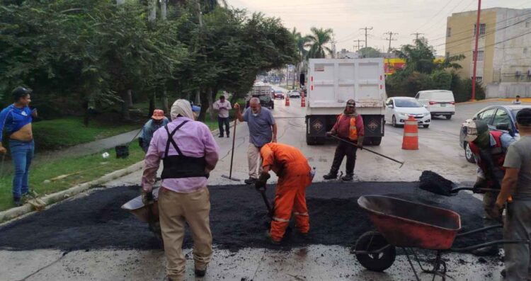 Tampico refuerza bacheo