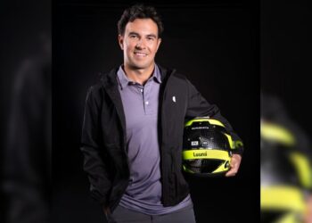 casco Checo Pérez 2026