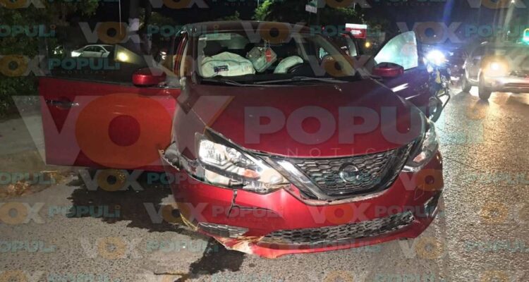 choque contra banqueta en bulevar de Victoria