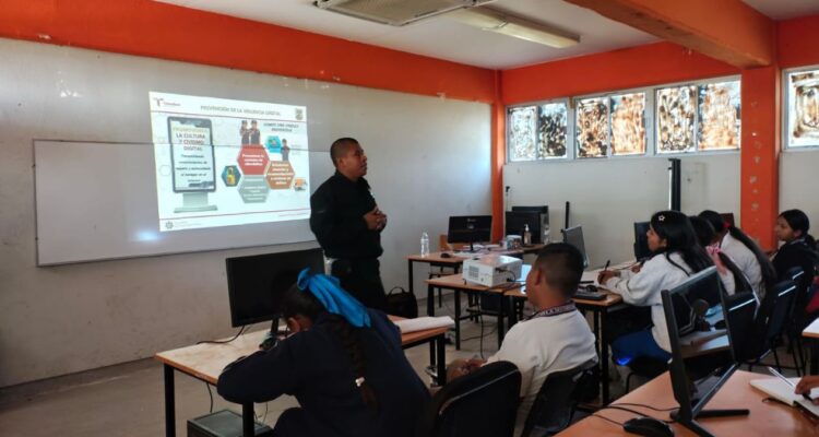 plática preventiva en secundaria de Altamira