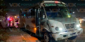 repartidor choca microbús en Tampico