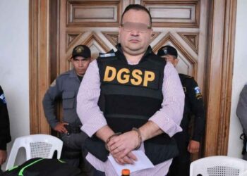 La Fiscalía General de la República busca imputar el delito de peculado a Javier Duarte