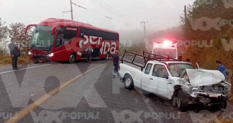 ¿Qué se sabe del fuerte choque entre camioneta y autobús que dejó un lesionado en Llera, Tamaulipas?