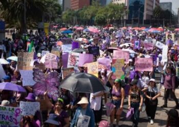 8M 2026 Miles de mujeres ya marchan hacia el Zócalo de la Ciudad de México