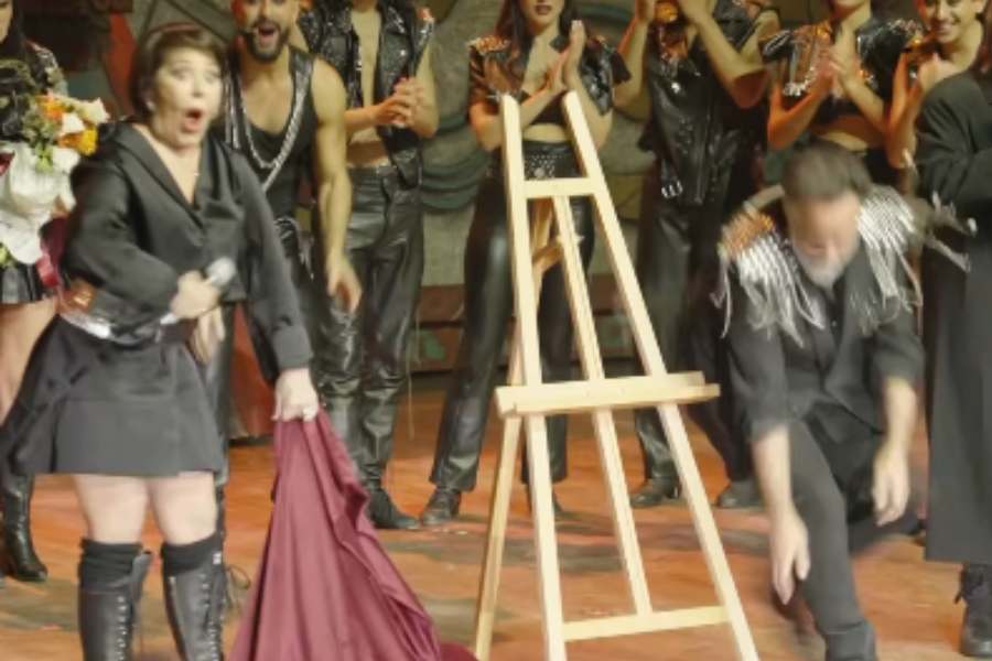 Alejandra Guzmán rompe la placa de Malinche en pleno aniversario