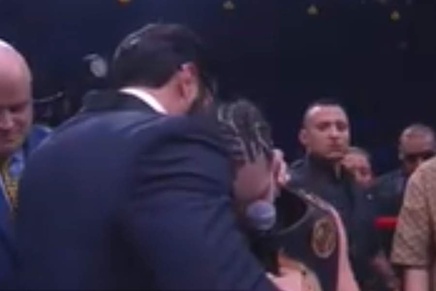 Así rompió en llanto Poncho De Nigris al ver a su esposa ganar en Ring Royale 1