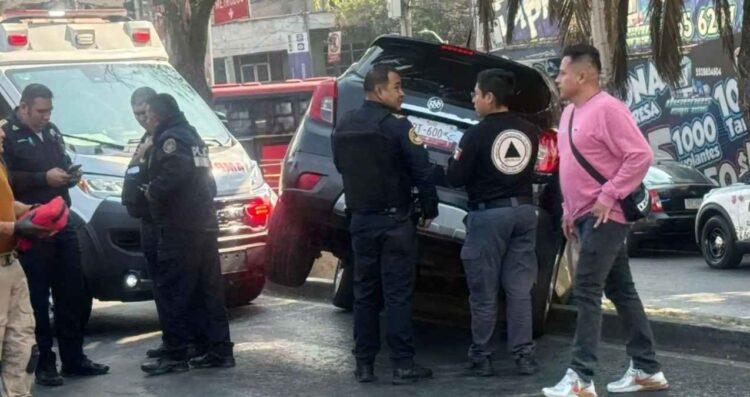 Ataque armado deja un muerto y una mujer herida en la Ciudad de México