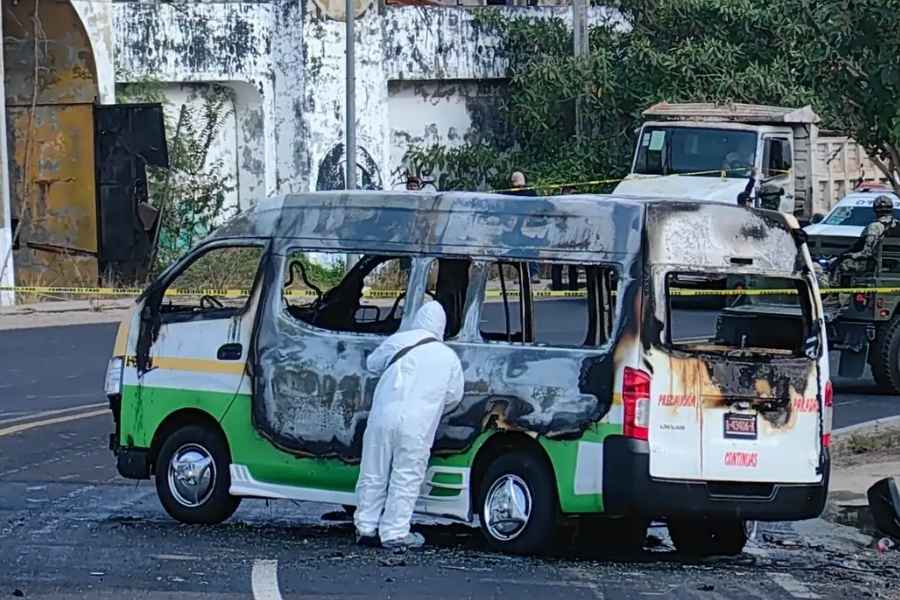 Ataque armado e incendio de vehículo dejan un muerto y múltiples heridos en Acapulco, Guerrero