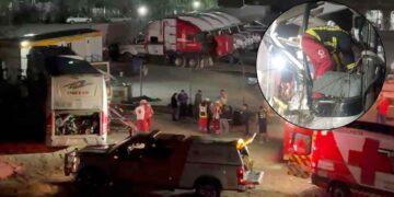 Autobús embiste a trabajadores en la carretera a Laredo en Apodaca, NL; reportan un muerto y varios heridos