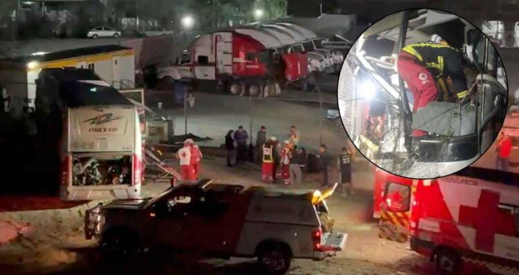 Autobús embiste a trabajadores en la carretera a Laredo en Apodaca, NL; reportan un muerto y varios heridos