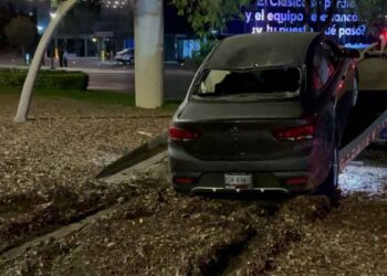Automovilista en presunto estado de ebriedad causa fuerte choque en San Pedro, NL