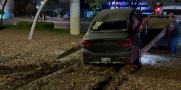 Automovilista en presunto estado de ebriedad causa fuerte choque en San Pedro, NL