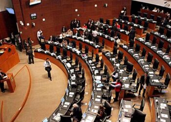 Senado “buró laboral”