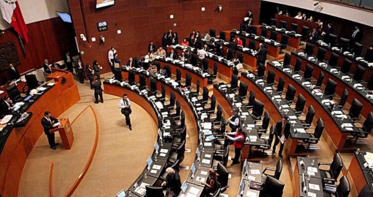 Senado “buró laboral”
