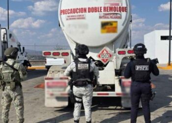 Caen dos conductores con cargamentos de combustible ilegal en Querétaro