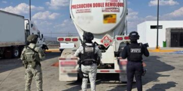 Caen dos conductores con cargamentos de combustible ilegal en Querétaro