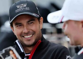 “Checo” Pérez demuestra gran resistencia y experiencia en el arranque de la Fórmula 1