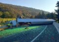 Cierran la autopista México-Cuernavaca tras volcadura de tráiler; hay una persona sin vida