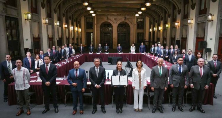 Claudia Sheinbaum renueva acuerdo para contener el aumento del precio de la gasolina