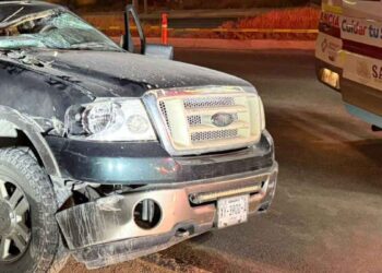 Colisión entre vehículo y tráiler deja un hombre sin vida en Apodaca, Nuevo León
