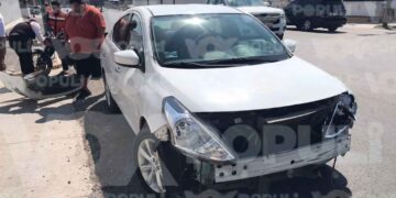 Conductor choca a motociclista y lo deja lesionado en Ciudad Victoria, Tamaulipas