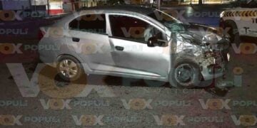Conductor de Didi es arrastrado por autobús tras ignorar semáforo en Ciudad Victoria, Tamaulipas