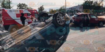 Conductora choque con volcadura Victoria