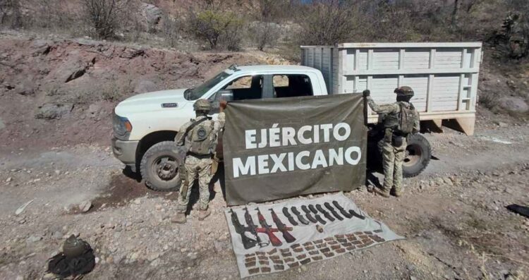 Ejército asegura armas y explosivos durante operativo en Moris, Chihuahua