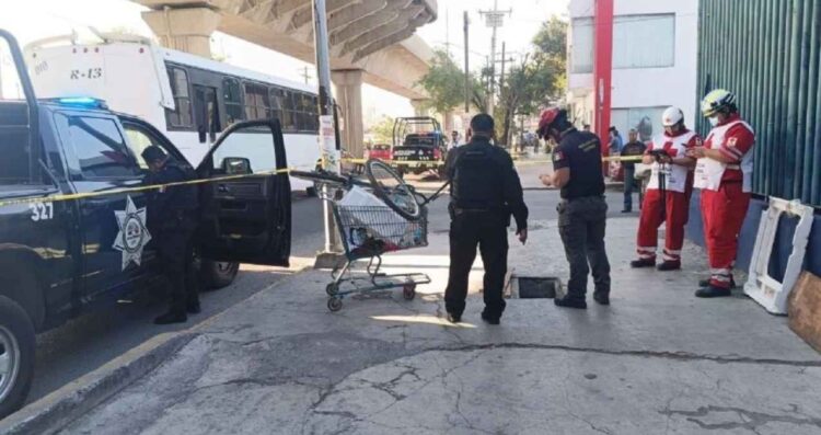 Fallece masculino al recibir una descarga eléctrica en un registro subterráneo en Monterrey, NL