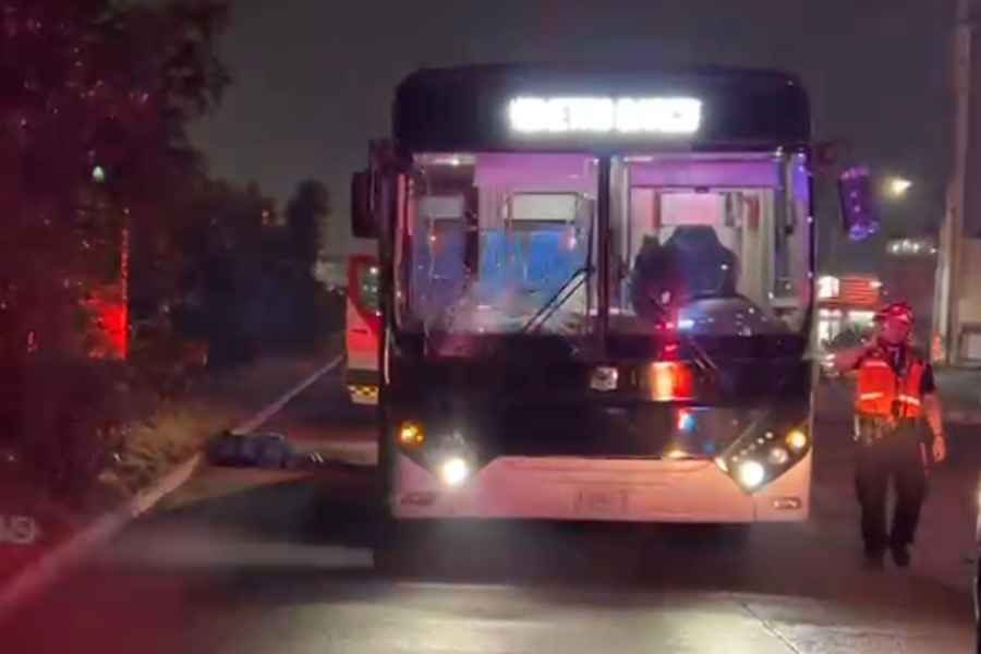 Fallece mujer al ser embestida por camión de Ecovía en avenida Lincoln en Monterrey, NL