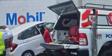automóvil familia poste Monterrey