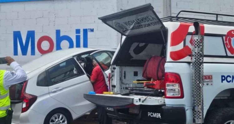 automóvil familia poste Monterrey