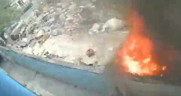 Fuego arrasa con tejabanes en predio de la colonia Bellavista en Monterrey, NL