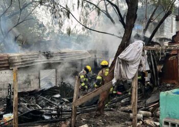 Fuerte incendio consume casa en colonia Belisario Domínguez de Escobedo, NL