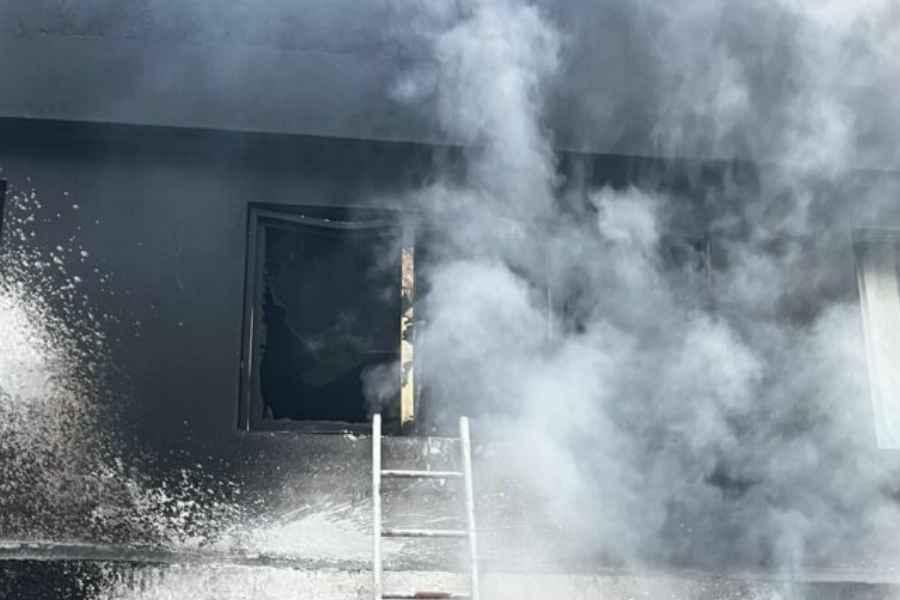 Fuerte incendio consume vivienda en la alcaldía Gustavo A. Madero de Ciudad de México
