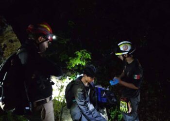 Hallan a senderista tras horas de búsqueda en el Cerro de la Silla en Guadalupe, Nuevo León