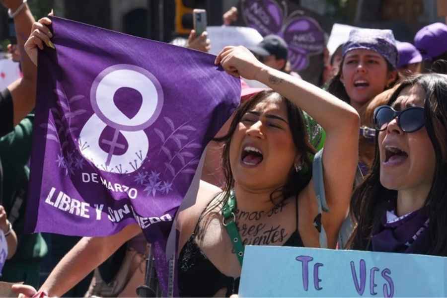 Hora de marcha por Día Internacional de la Mujer en Nuevo León