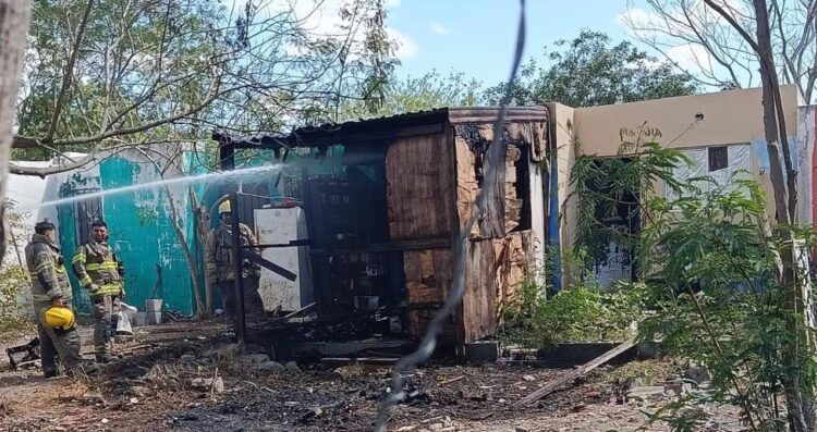 Incendio en la calle Playa Villa