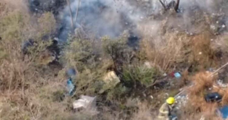 Incendio en pastizal moviliza a bomberos en Monterrey, Nuevo León