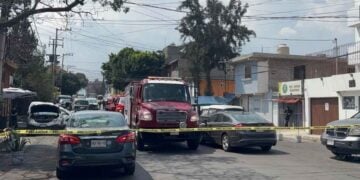 Incendio en vivienda deja una mujer sin vida y un menor intoxicado en Ciudad de México