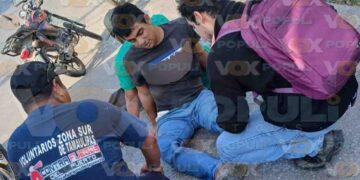 Joven motociclista resulta lesionado tras chocar contra camioneta en Tampico, Tamaulipas