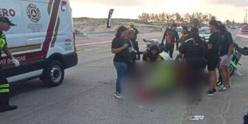 Jóvenes quedan heridos al ser embestidos por vehículo en el bulevar Costero en Ciudad Madero, Tamaulipas