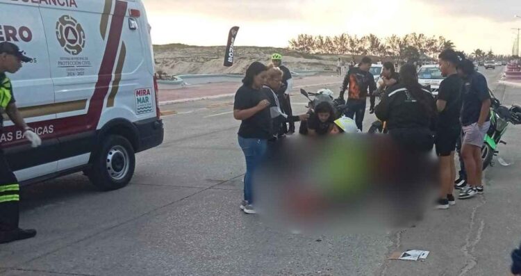 Jóvenes quedan heridos al ser embestidos por vehículo en el bulevar Costero en Ciudad Madero, Tamaulipas