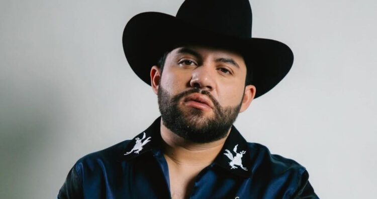 Luis R. Conriquez en polémica interpretar corridos en Ring Royale 2026