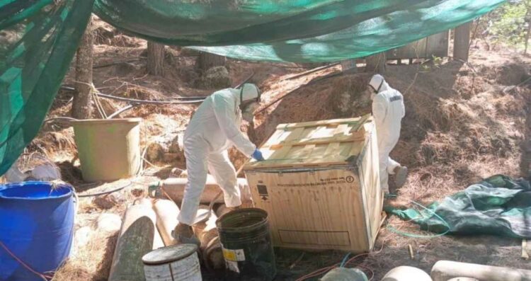 Marina inhabilita laboratorio clandestino con más de 600 kilos de metanfetamina en Sinaloa