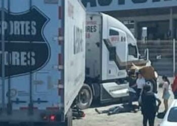 motociclista aplastado Carretera Aeropuerto