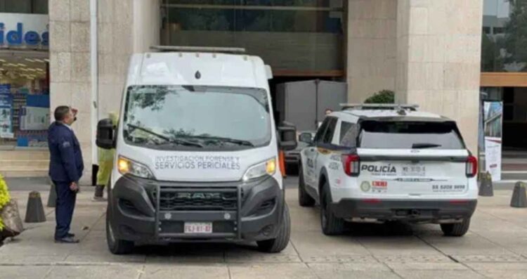 Muere hombre tras caer desde el piso 21 de un edificio en Ciudad de México