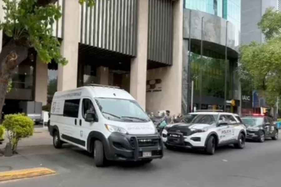 Muere hombre tras caer desde el piso 21 de un edificio en Ciudad de México